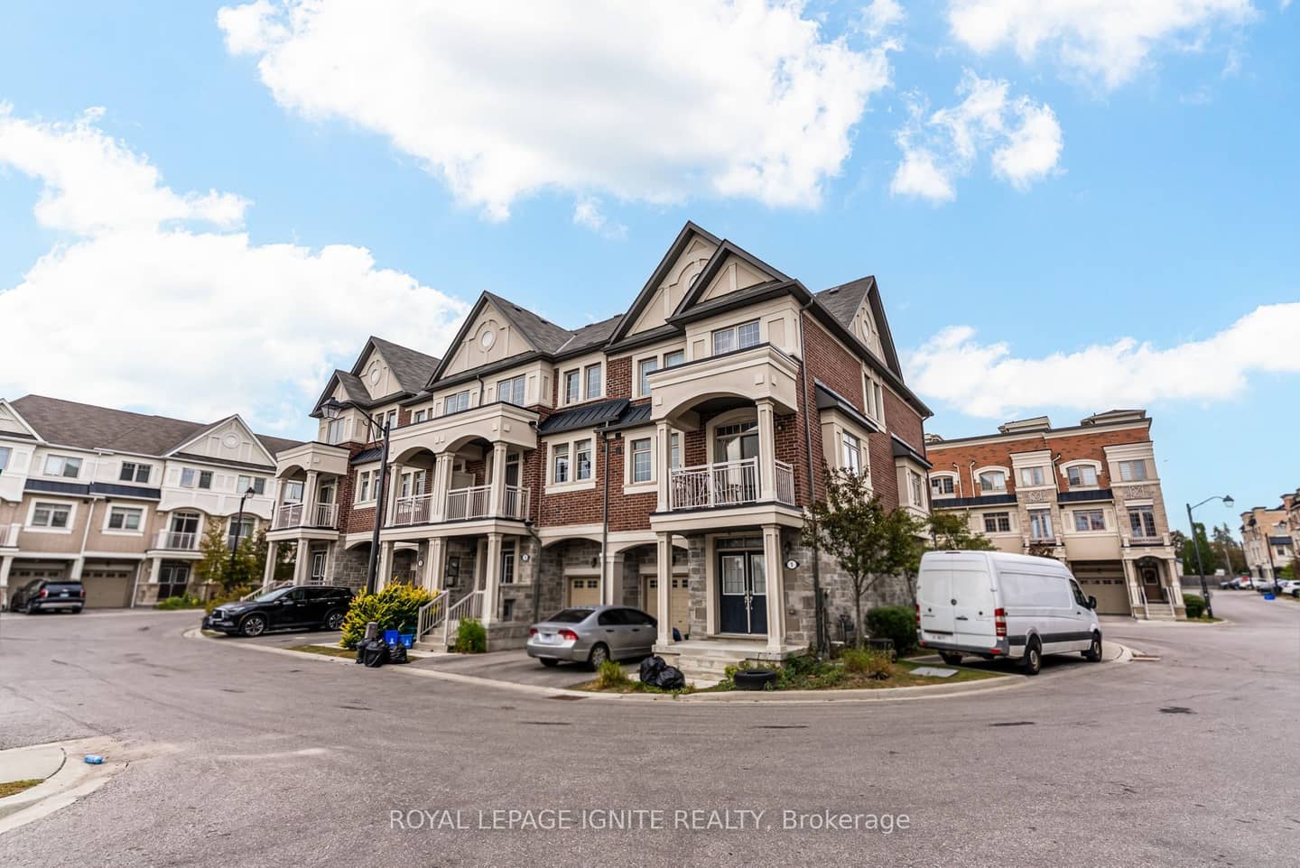 5 Sleeky Lane, Ajax, ON L1T 0P4