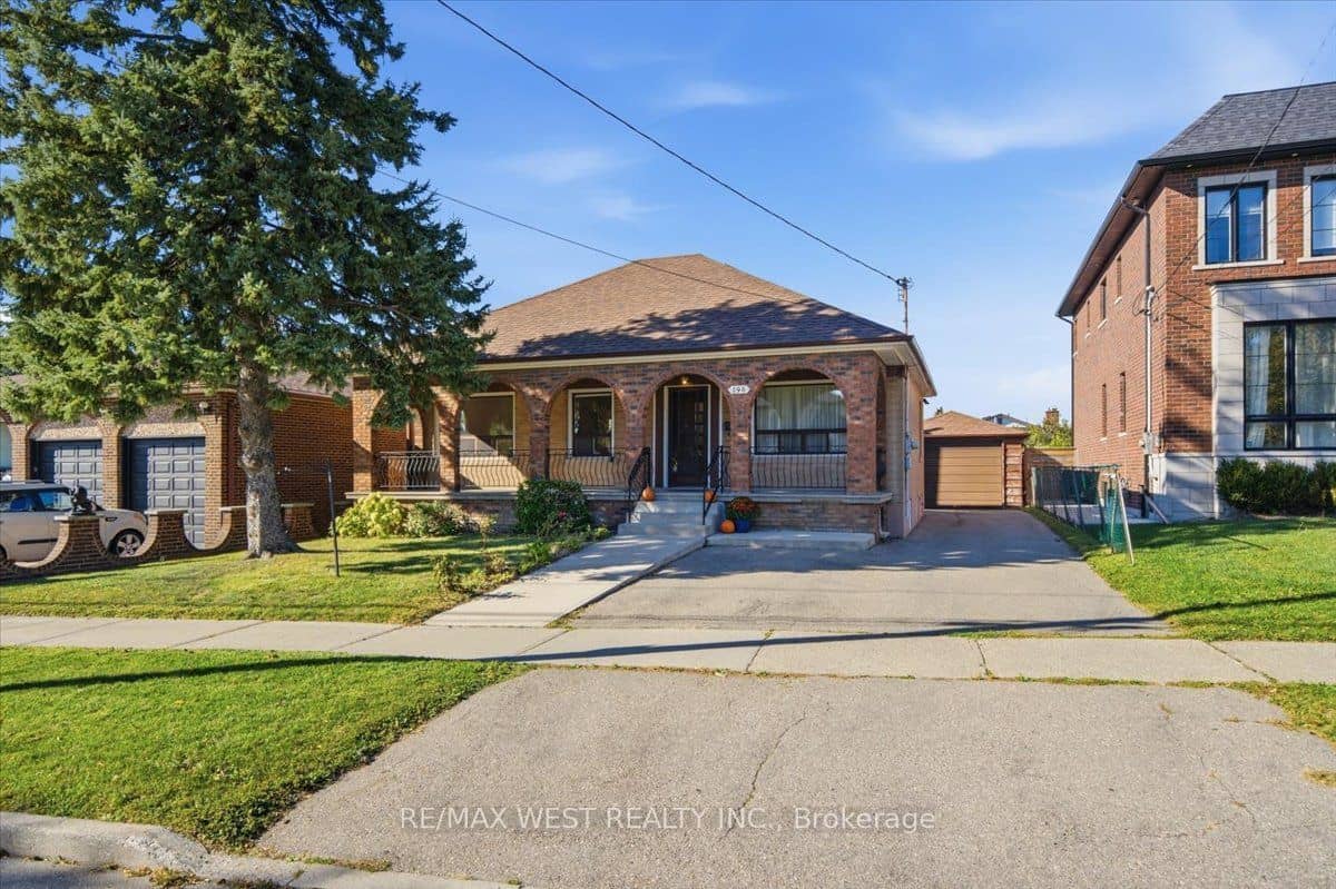 198 Rustic Road, Toronto, ON M6L 1W4