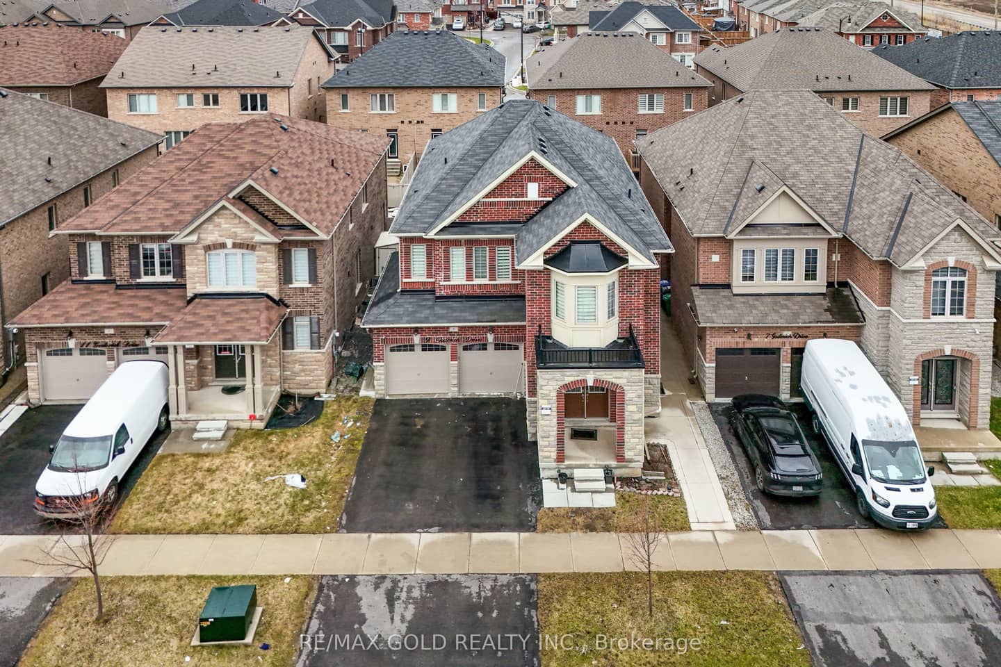 9 Goderich Drive, Brampton, ON L7A 5A7