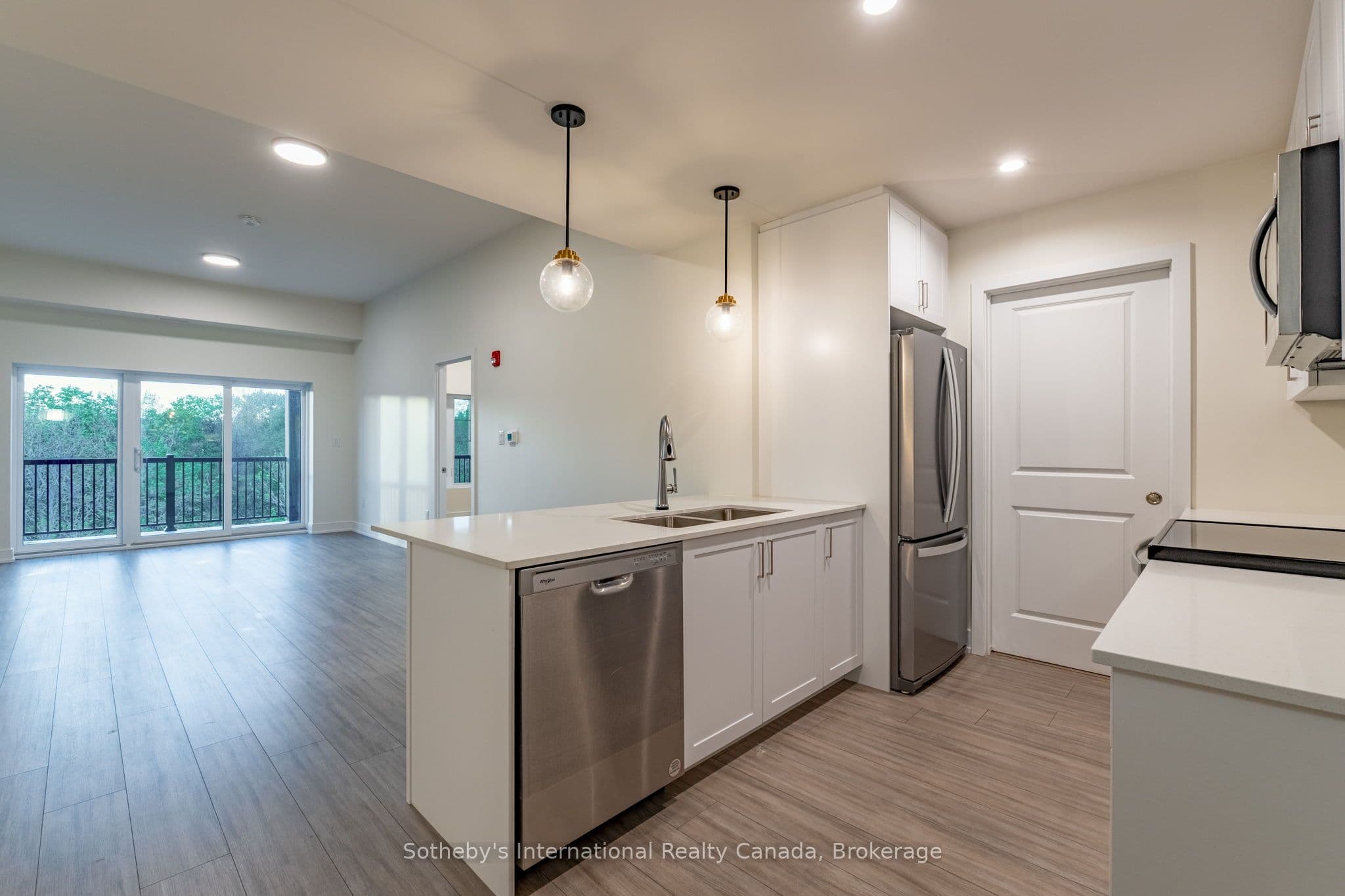 121 Mary Street 418, Clearview, ON L0M 1G0