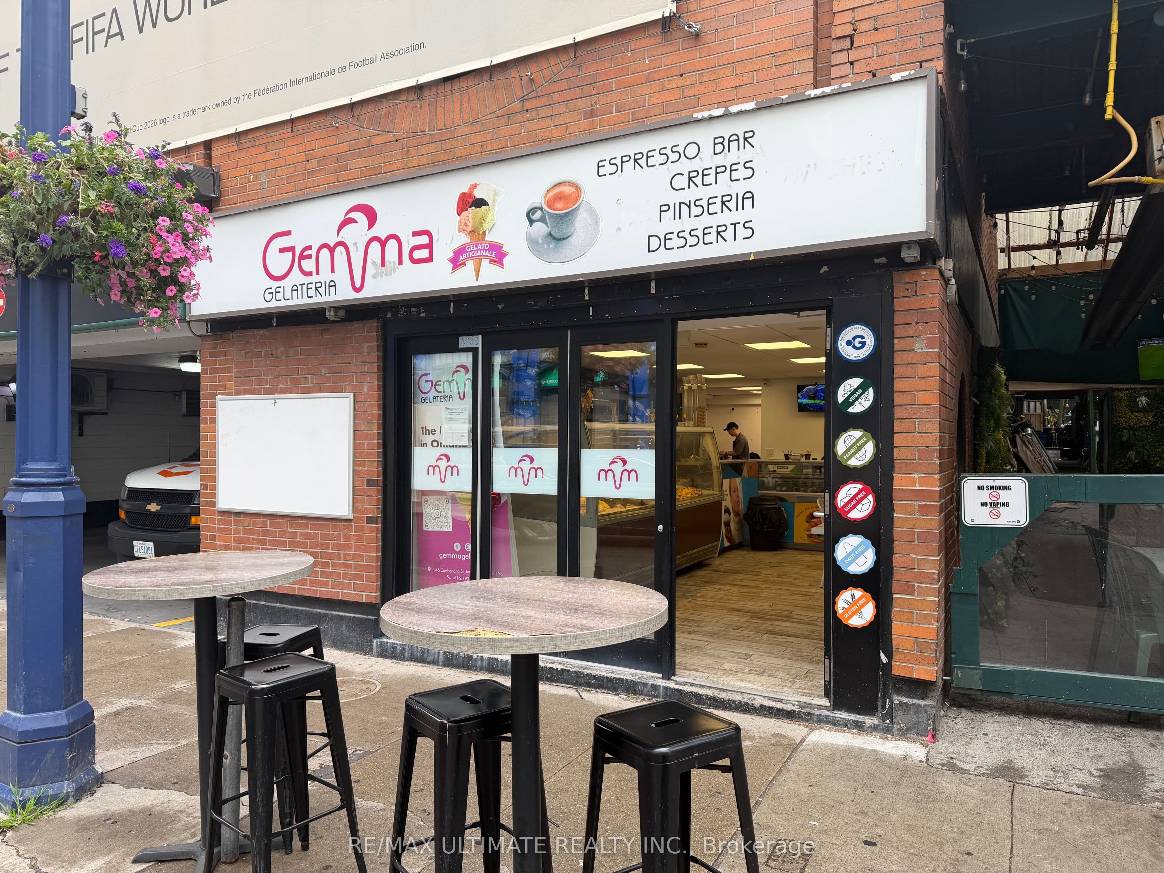 146 Cumberland Street, Toronto, ON M5R 1A8