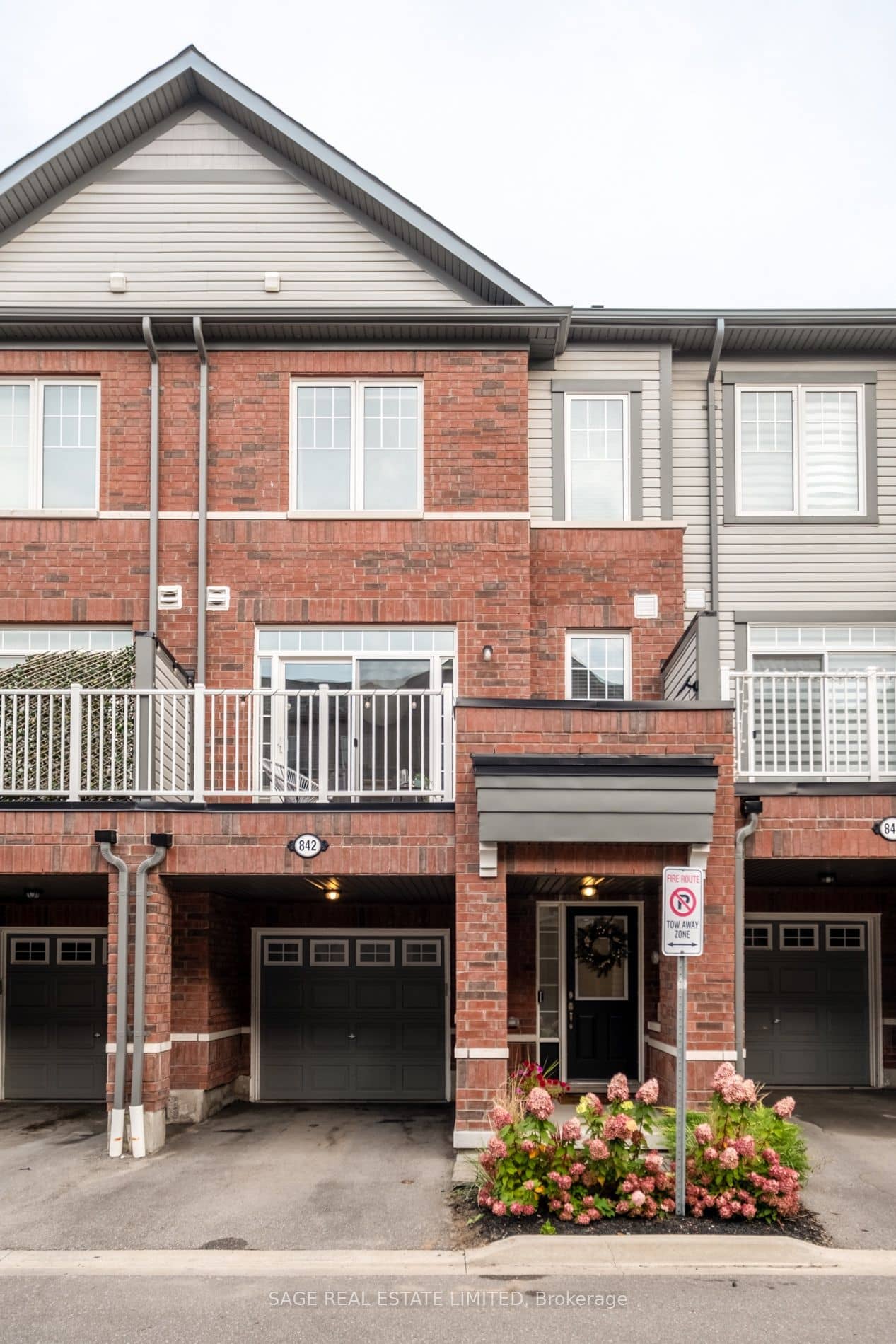 842 Atwater Path, Oshawa, ON L1J 0E8