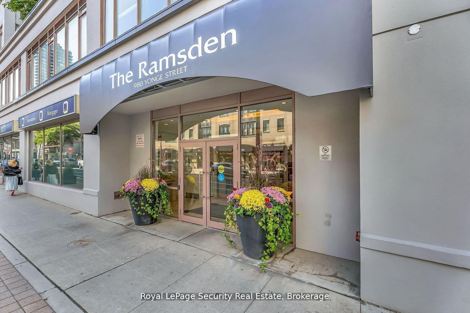 980 Yonge Street 403, Toronto, ON M4W 3V8