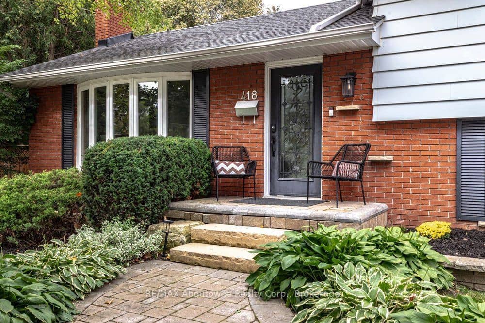 418 Fairlawn Crescent, Burlington, ON L7L 2B1