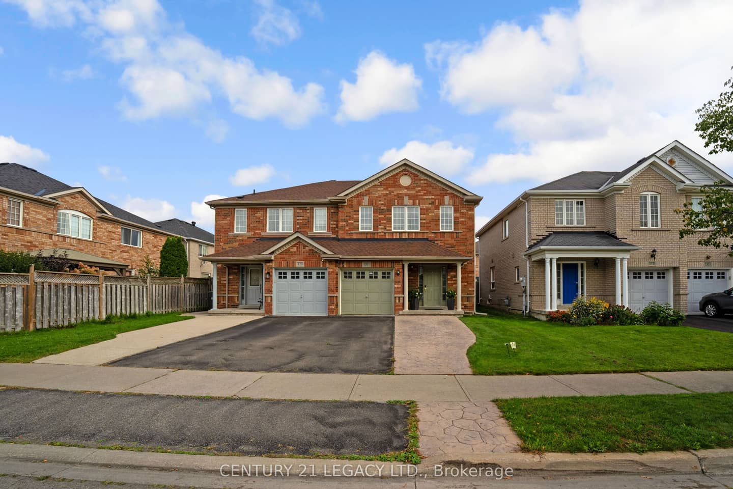 131 Sugarhill Drive, Brampton, ON L7A 3X4