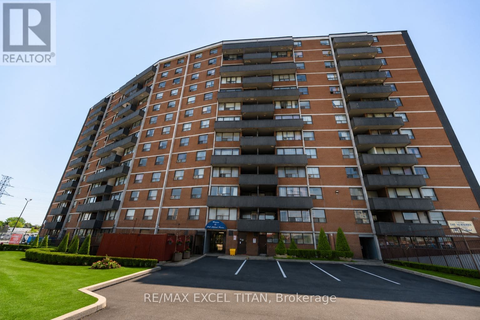 1385 Midland Avenue 802, Toronto, ON M1P 3B8