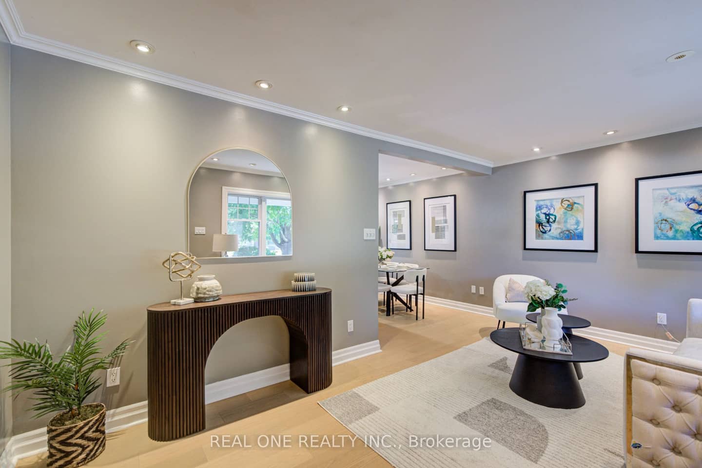 1099 Kent Avenue, Oakville, ON L6H 1Z9