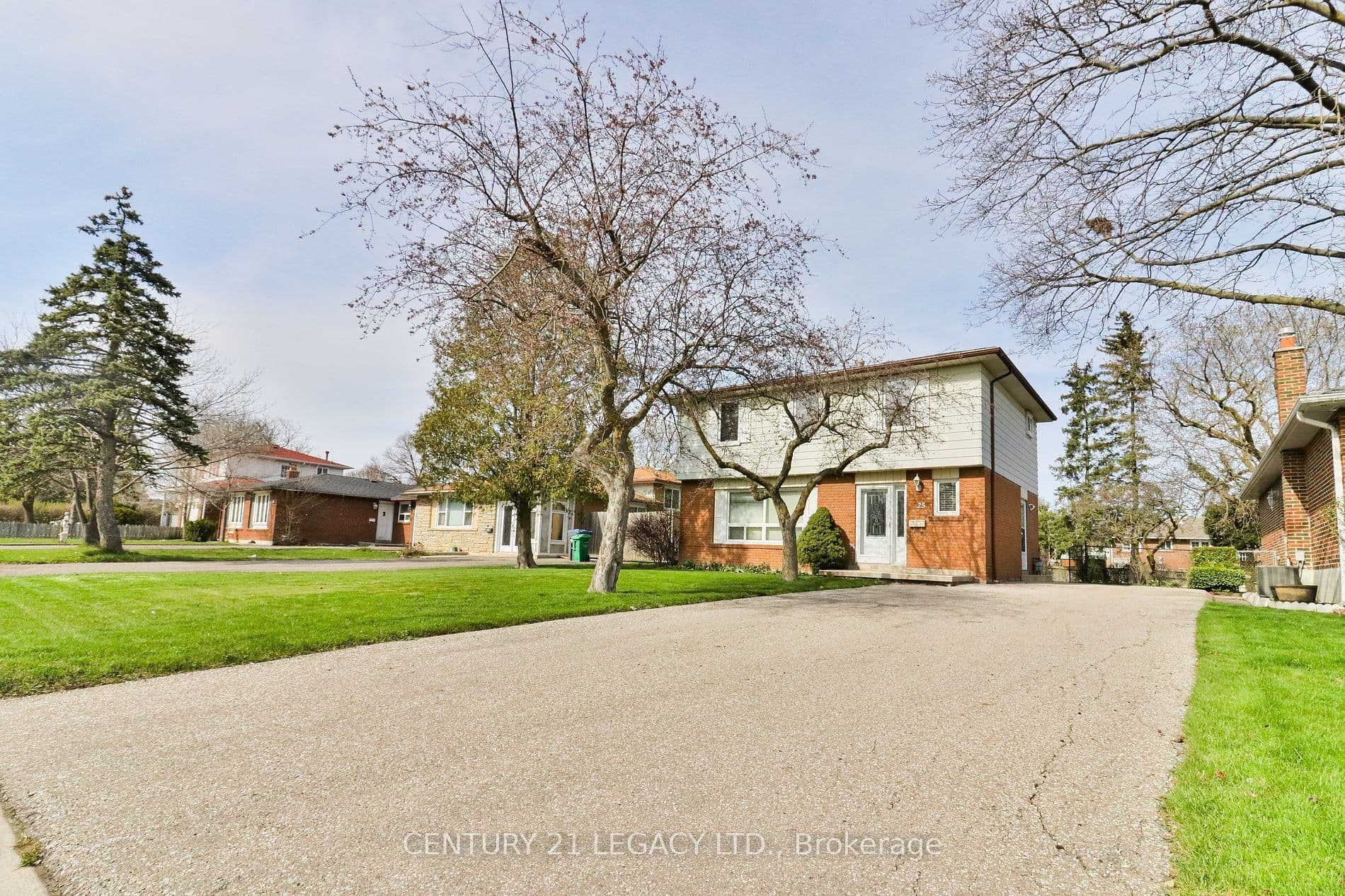 25 Edenborough Drive, Brampton, ON L6T 3A2