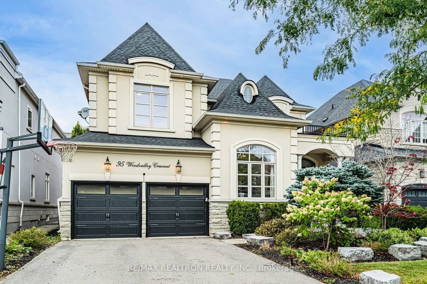 95 Woodvalley Crescent, Vaughan, ON L6A 4J5