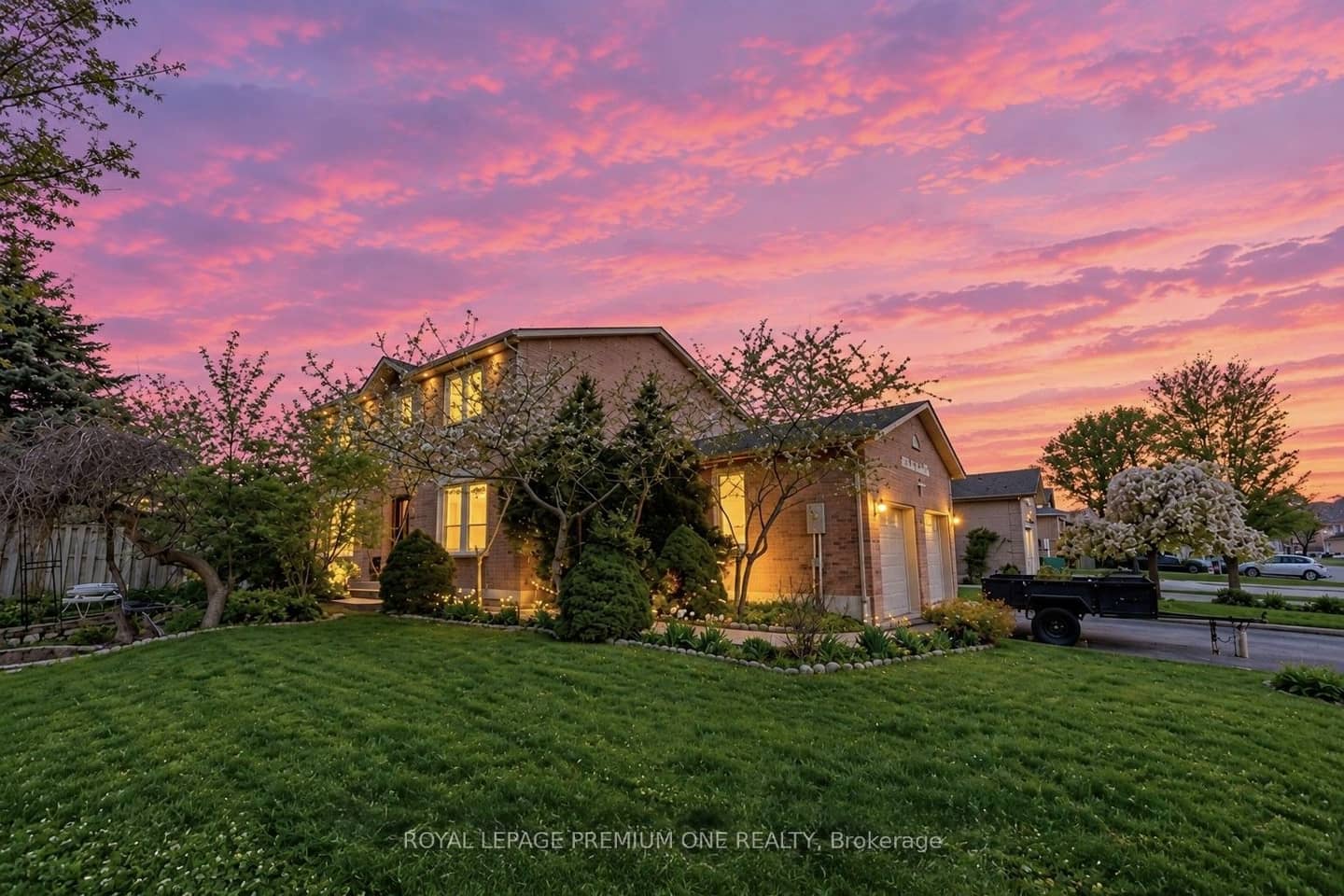 25 Sir Lancelot Court, Caledon, ON L7E 1N3