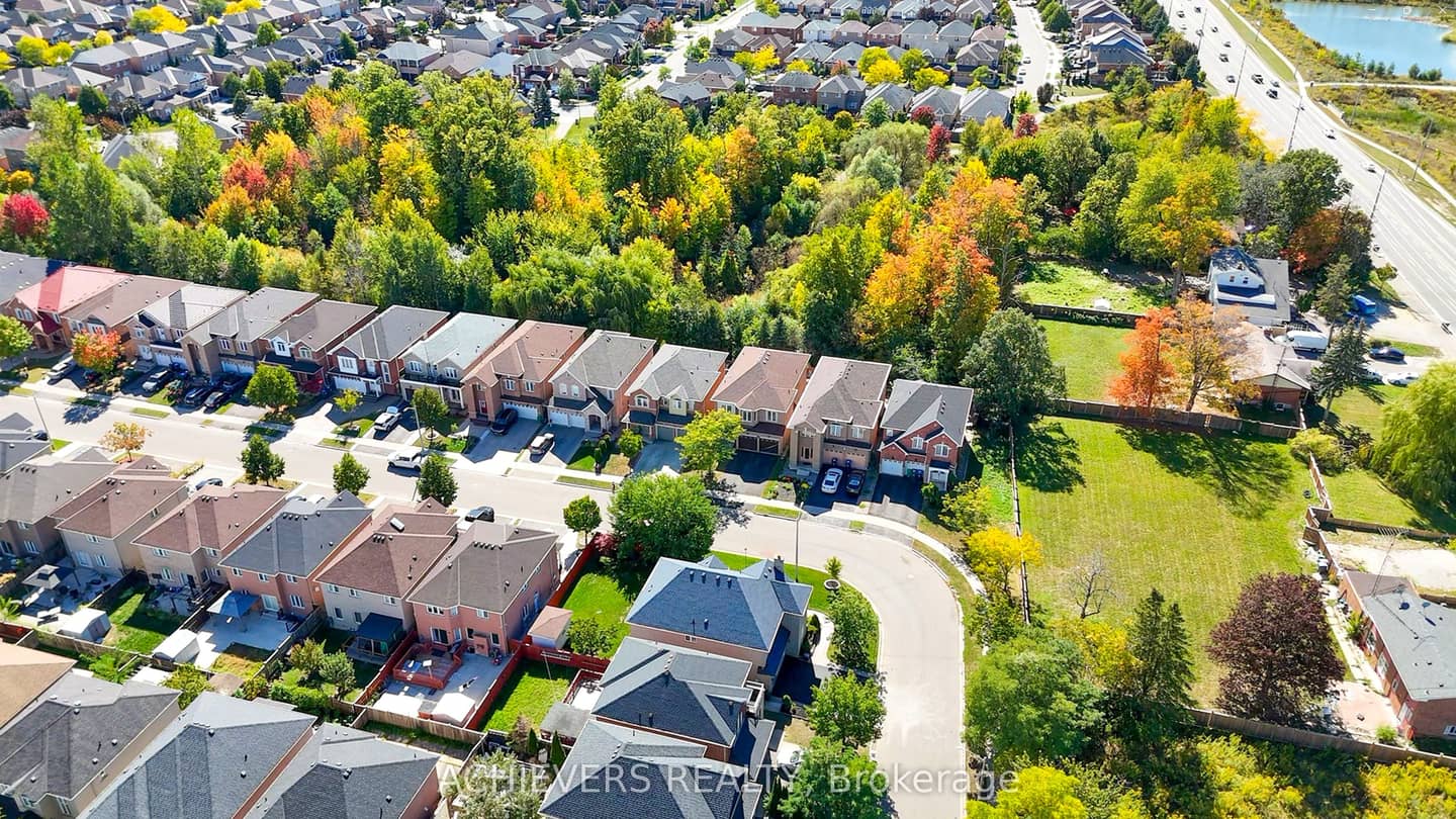 62 Sir Jacobs Crescent, Brampton, ON L7A 3V2