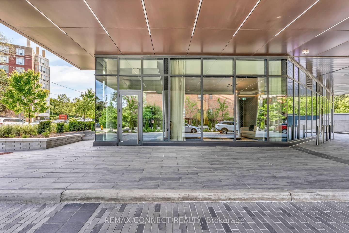 250 Lawrence Avenue W 504, Toronto, ON M5M 1B1