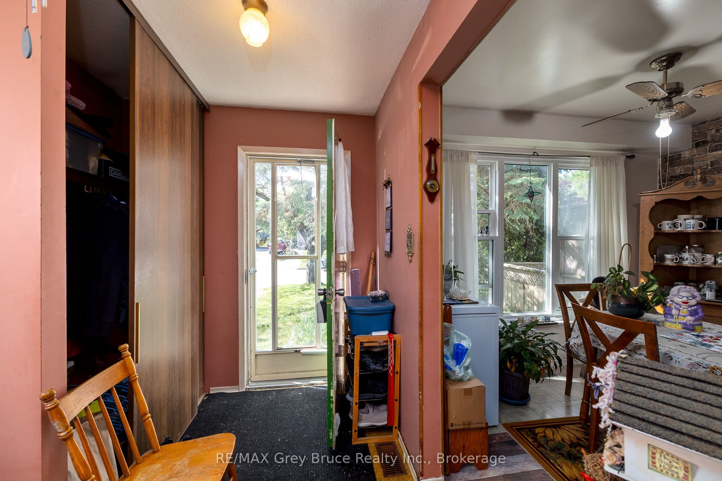 1068 11th Street E, Owen Sound, ON N4K 5V6