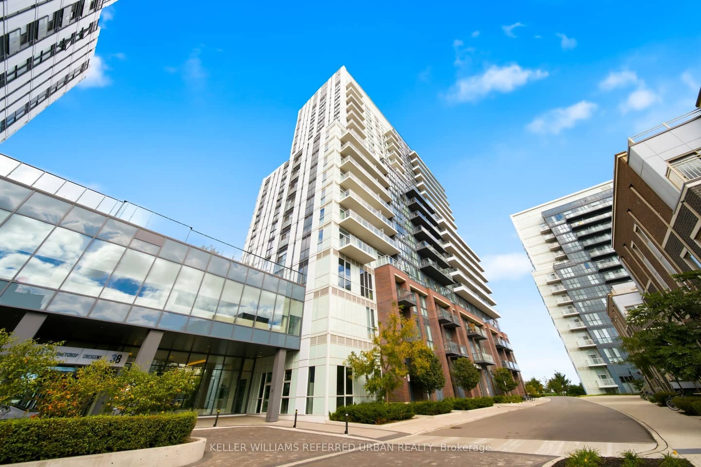 38 Honeycrisp Crescent 706, Vaughan, ON L4K 0M8