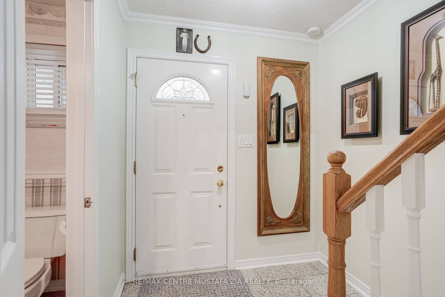 2440 Bromsgrove Road 100, Mississauga, ON L5J 4J7