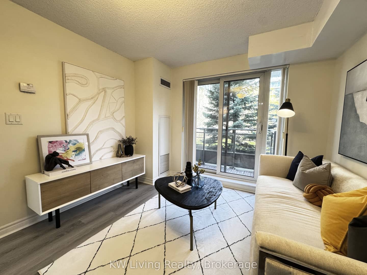 19 Barberry Place 204, Toronto, ON M2K 3E3