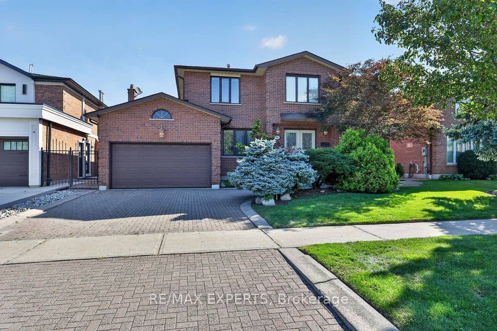 96 Benjamin Drive, Vaughan, ON L4L 1H9