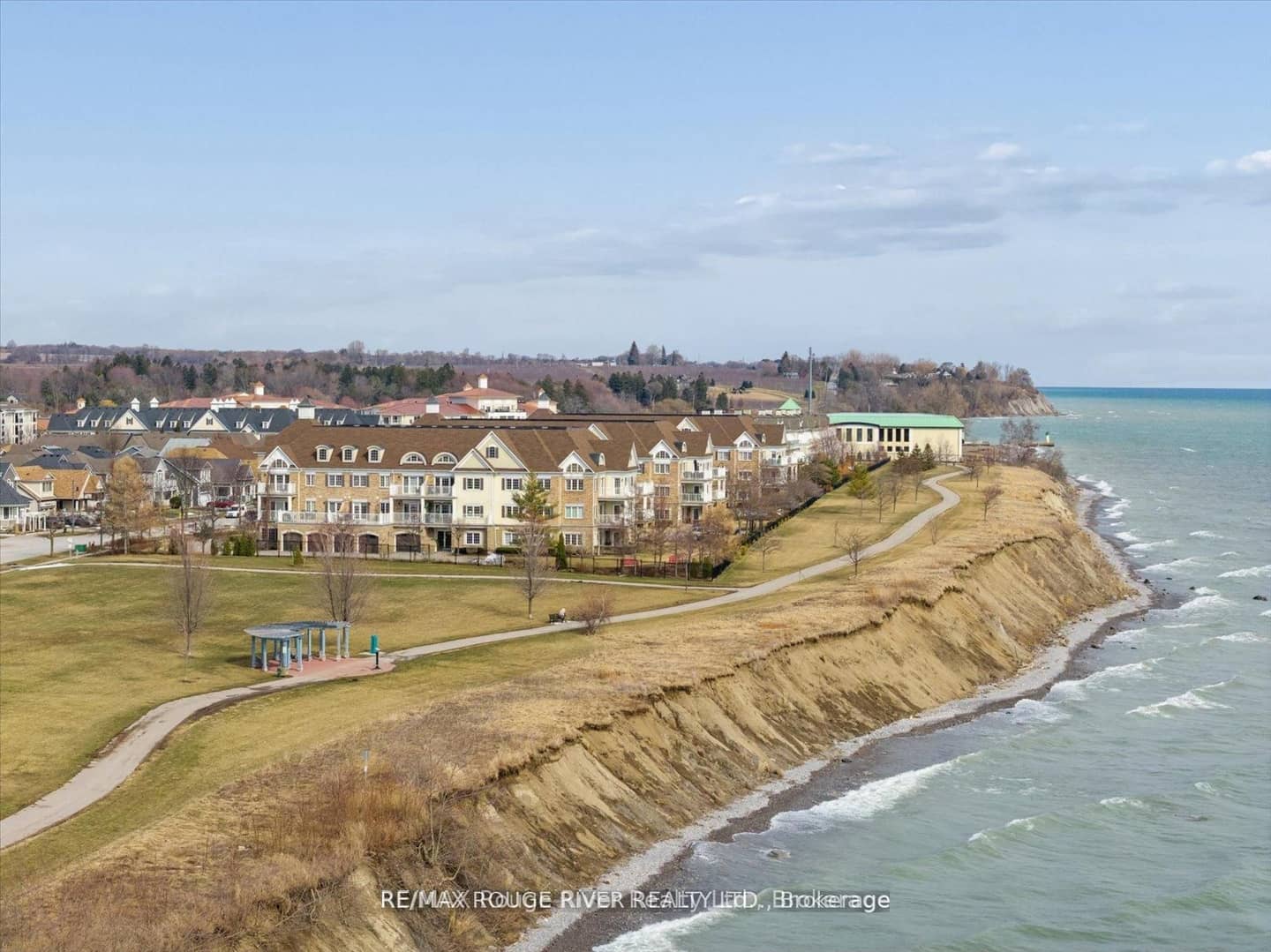 395 Lakebreeze Drive 306, Clarington, ON L1B 0A5