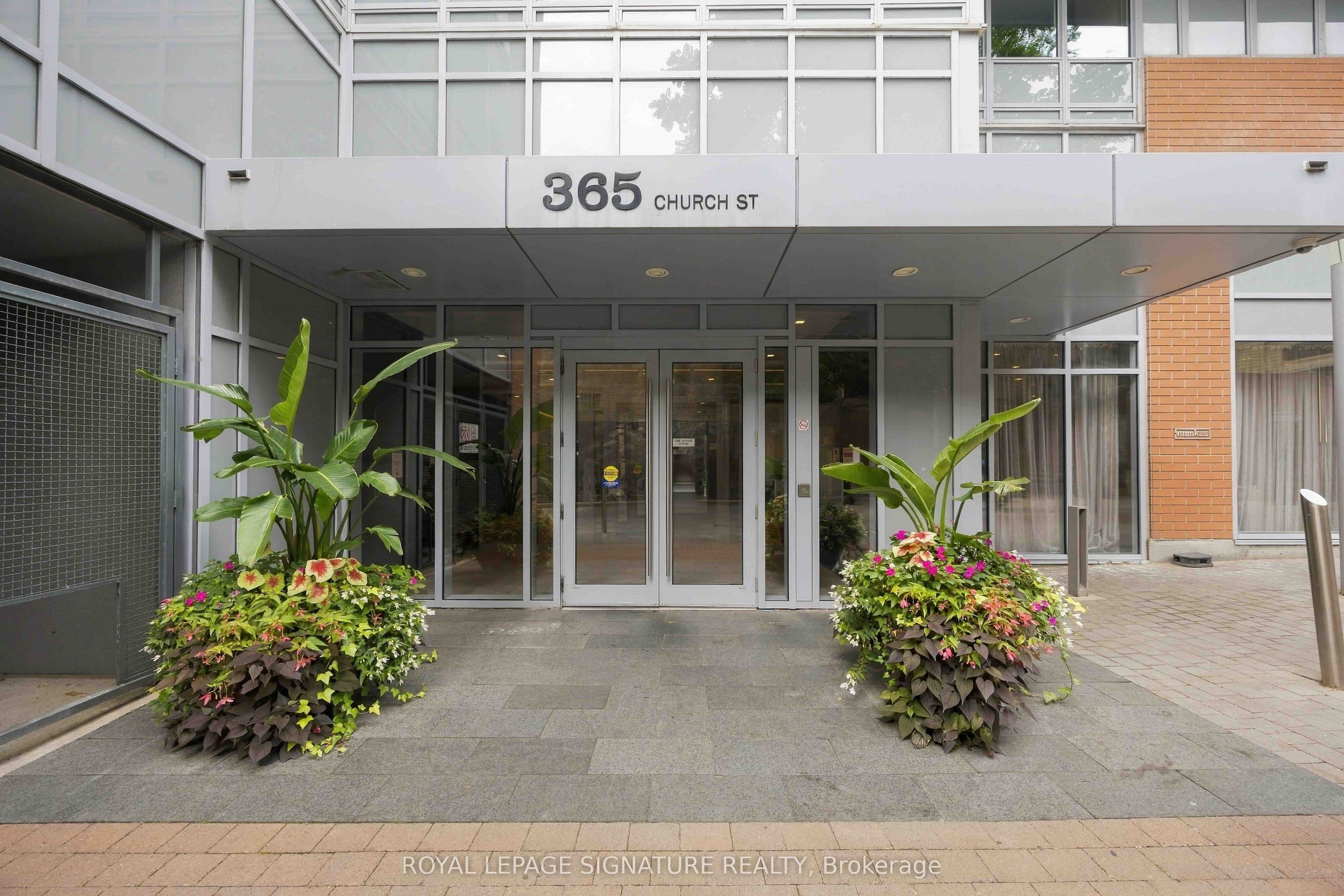 365 Church Street 2103, Toronto, ON M5B 0B5
