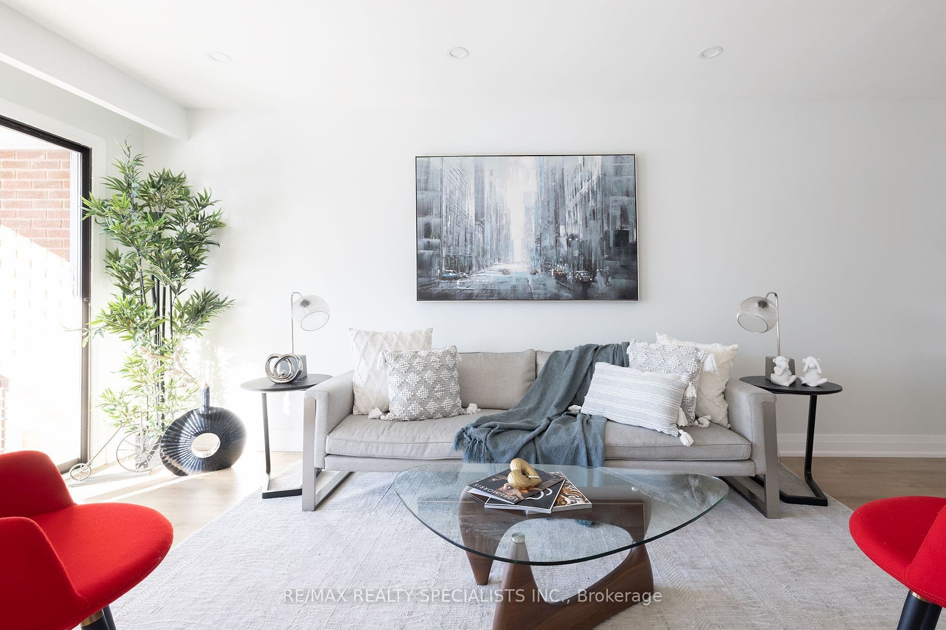 4279 Woodington Drive Upper, Mississauga, ON L4Z 1M1