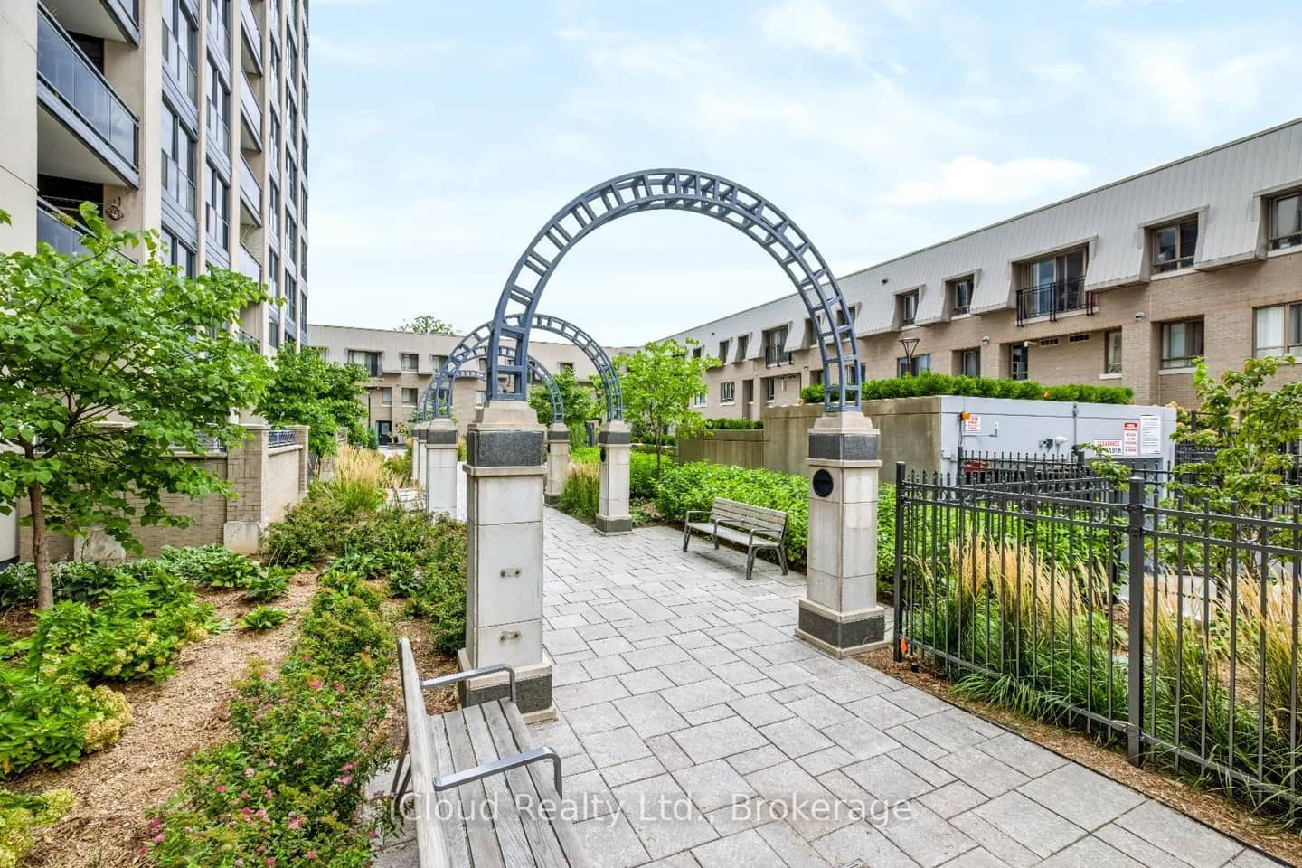 18 Hollywood Avenue 800, Toronto, ON M2N 6P5