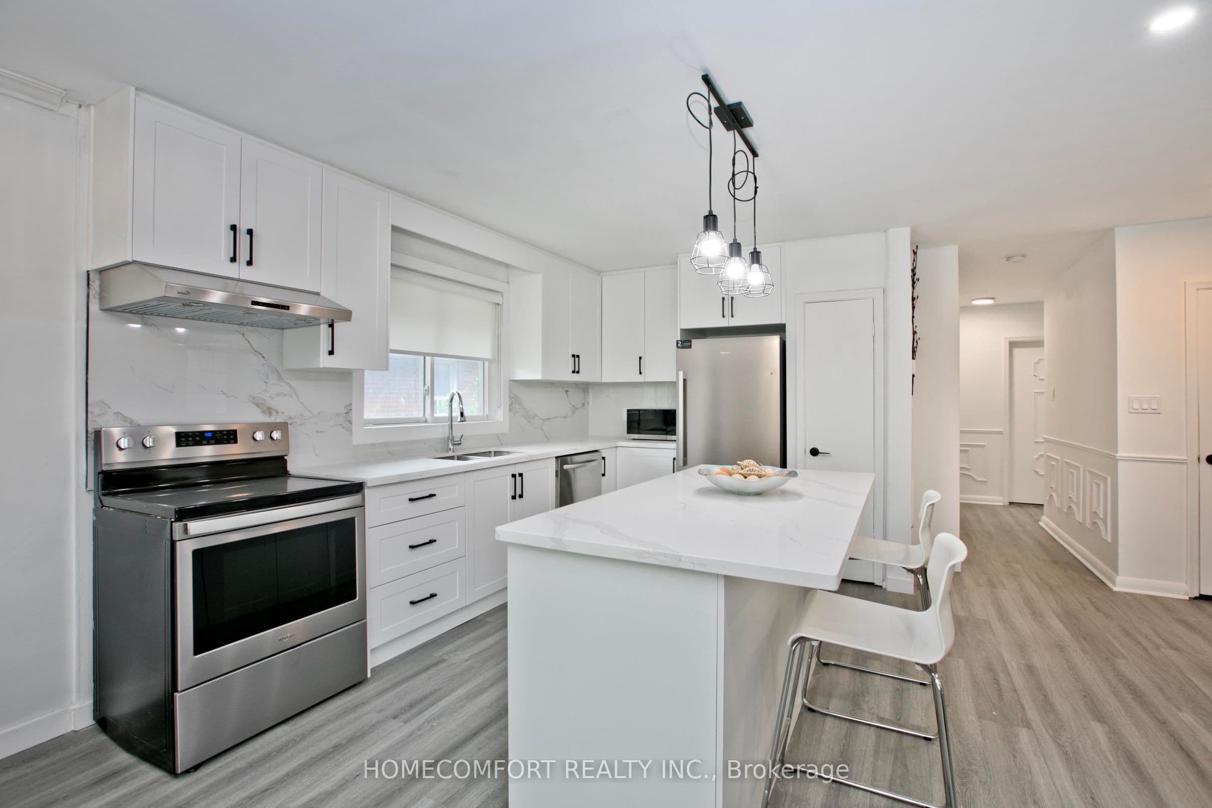 19 Beacham Crescent, Toronto, ON M1T 1M9