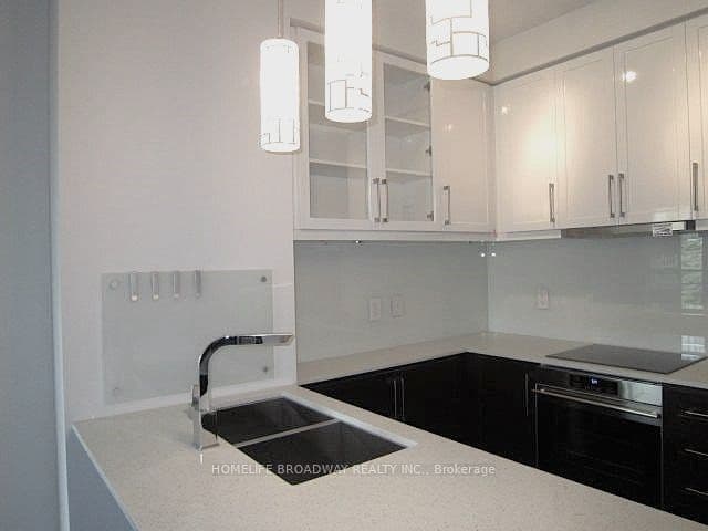 21 Clairtrell Road 401, Toronto, ON M2N 0G8