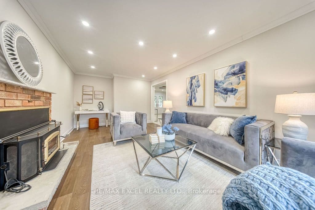 2105 Oakmead Boulevard, Oakville, ON L6H 5C2