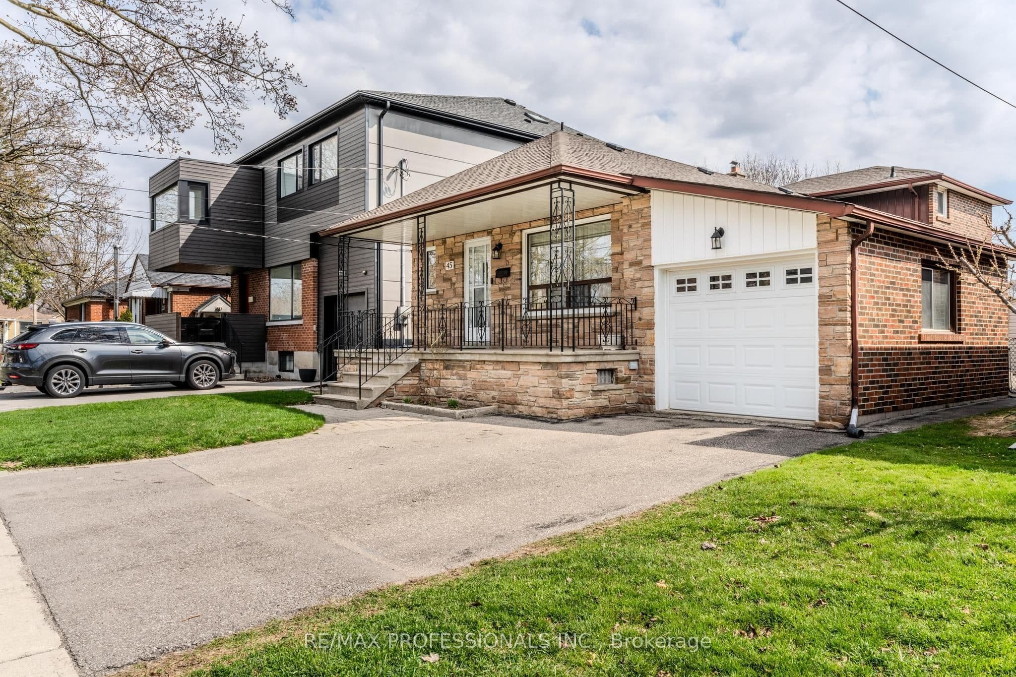 45 Chartwell Road, Toronto, ON M8Z 4E9