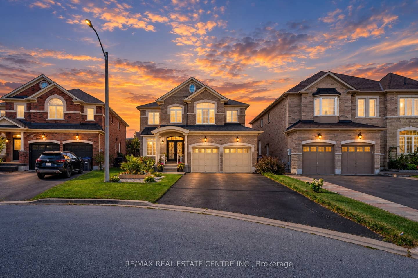 14 Morenci Court, Brampton, ON L6Y 0M4