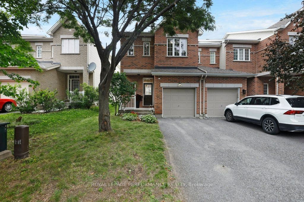 306 Waymark Crescent, Kanata, ON K2M 0A4