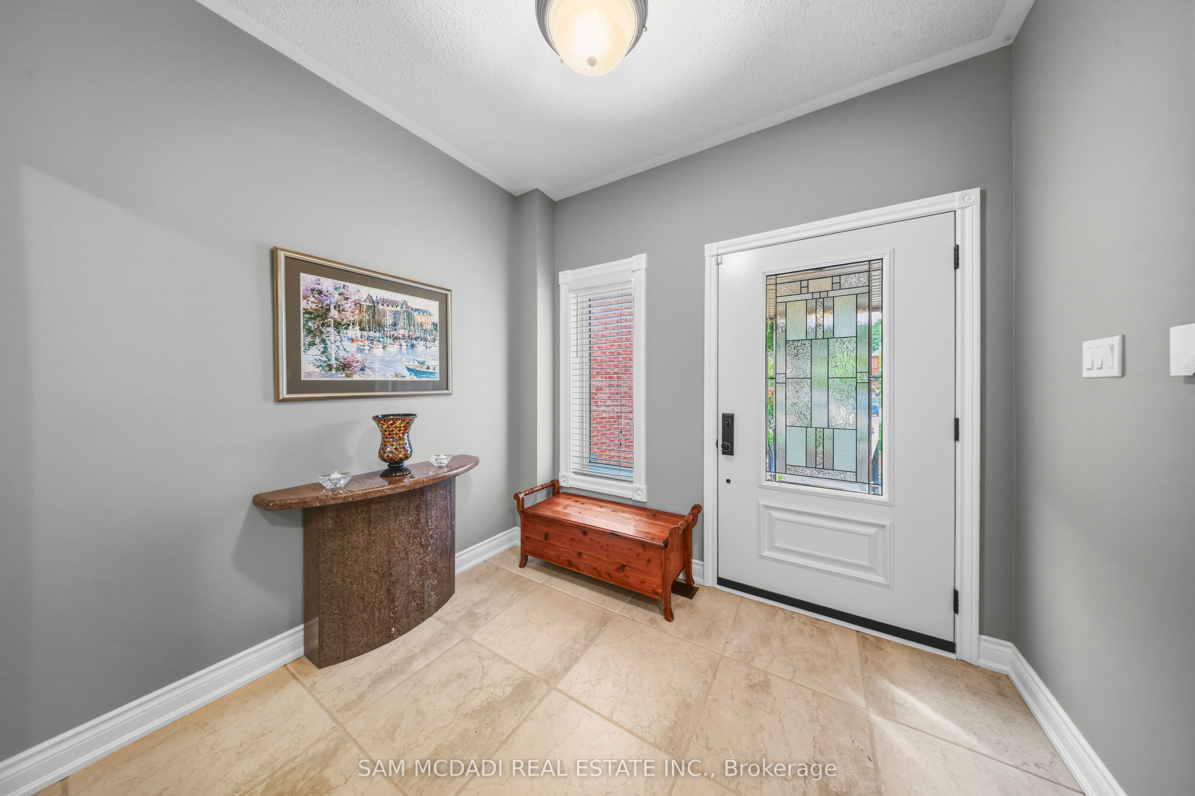 5519 Windy Hill Court, Mississauga, ON L4Z 3W4