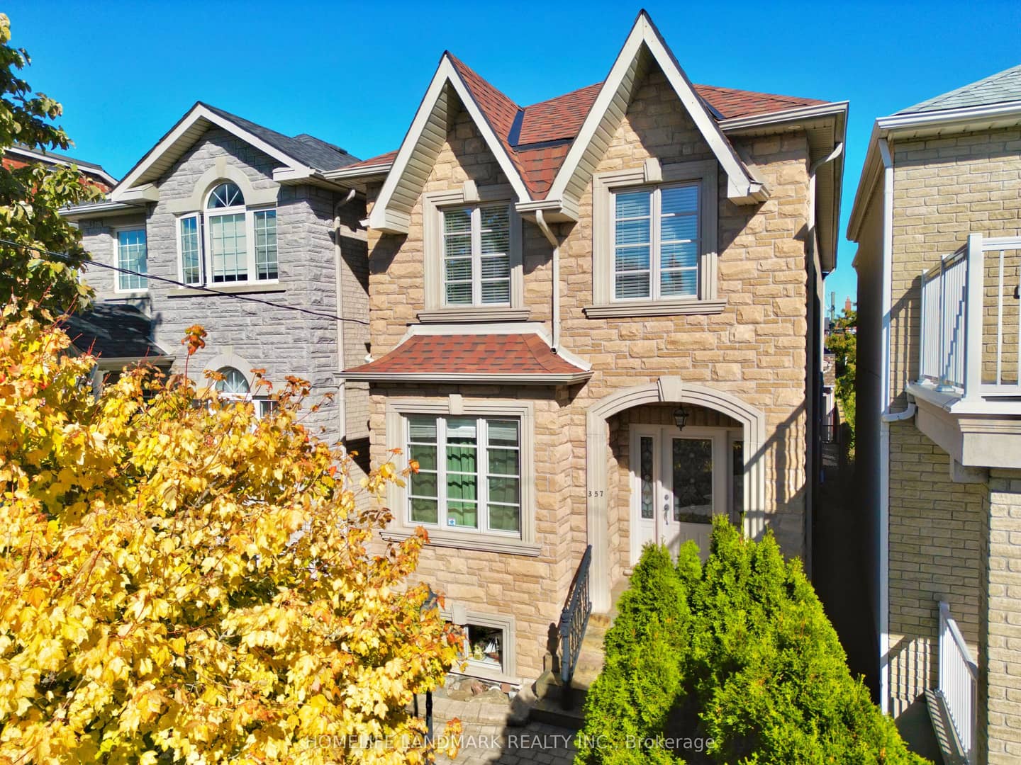 357 Bartlett Avenue N, Toronto, ON M6H 3G8