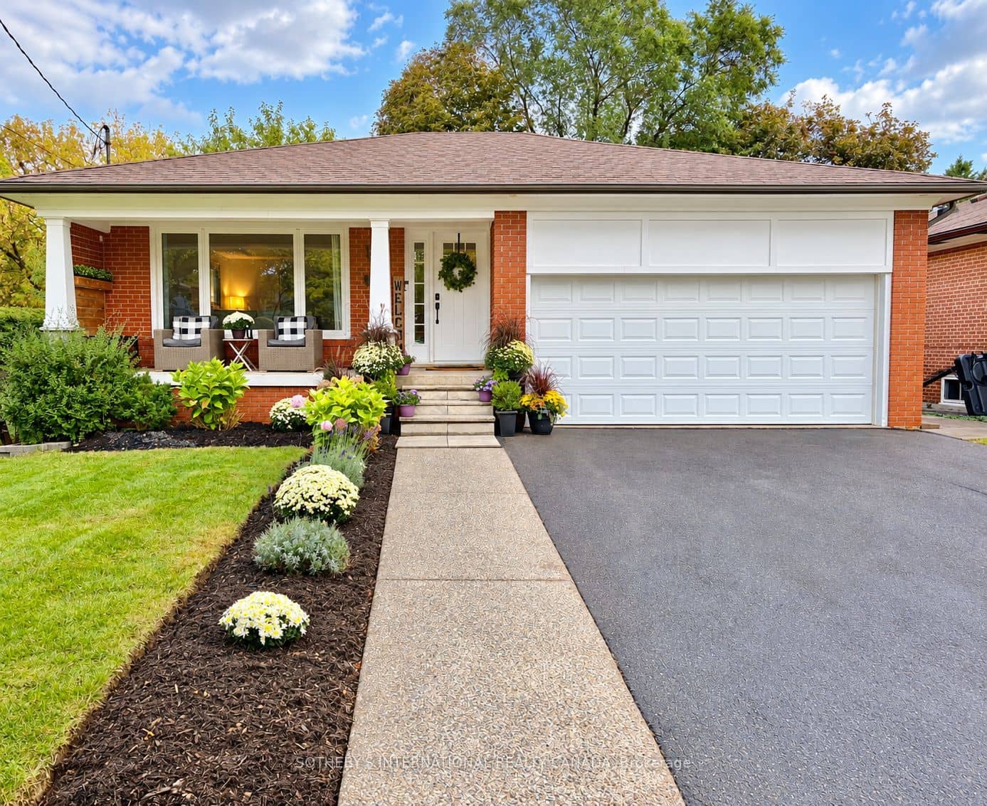 29 Woodbank Road, Toronto, ON M9B 5C3