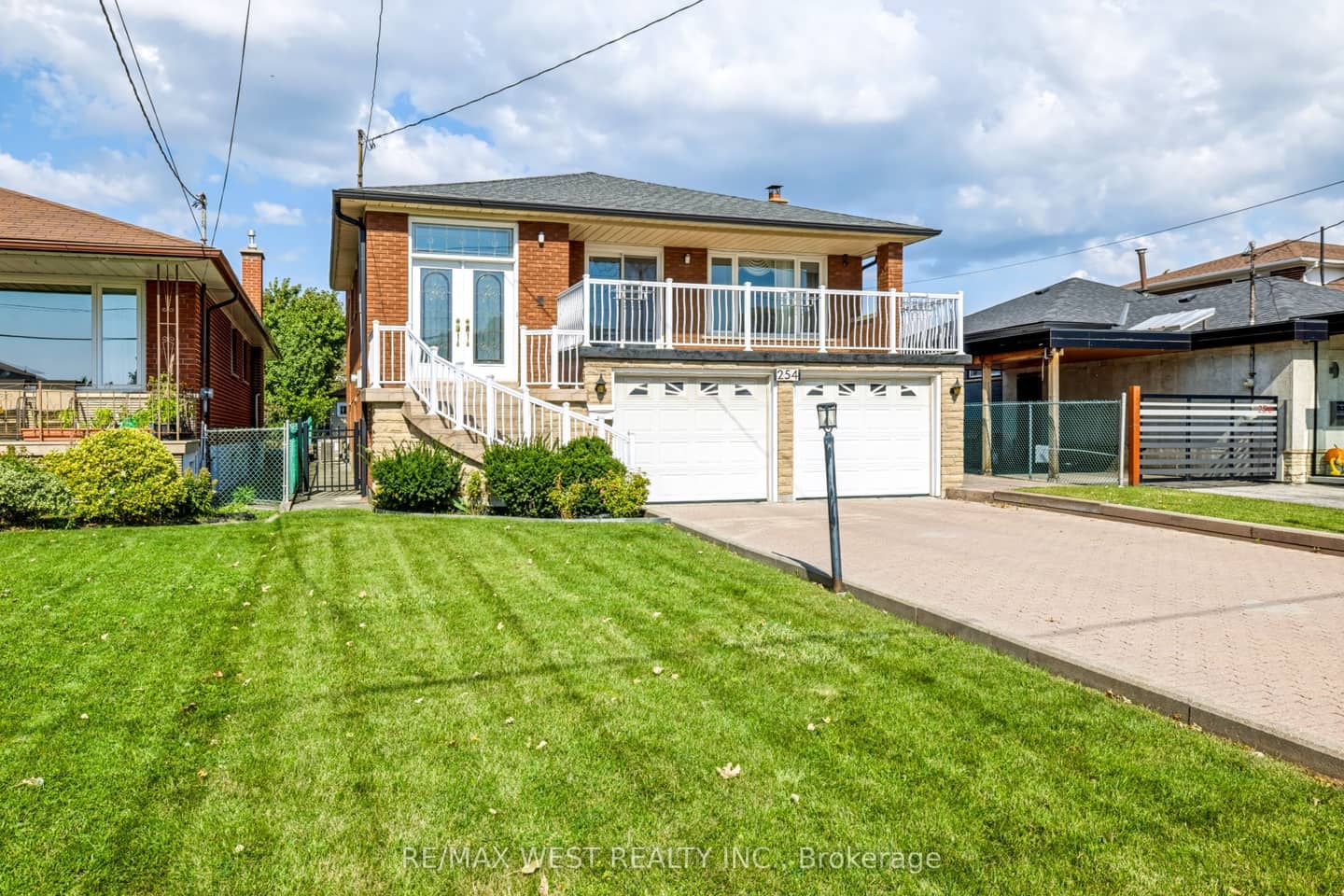 254 Maple Leaf Drive, Toronto, ON M6L 1P1
