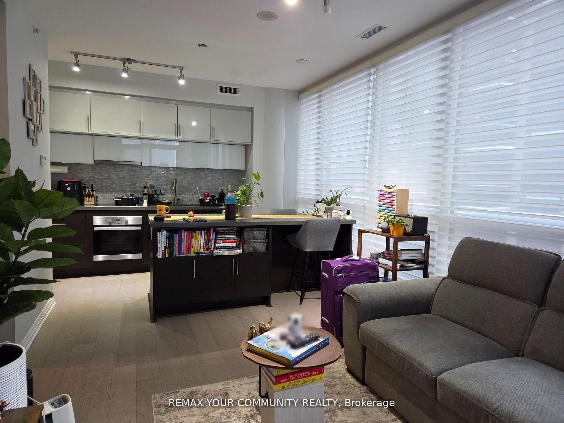 8 Mercer Street 1208, Toronto, ON M5V 0C4