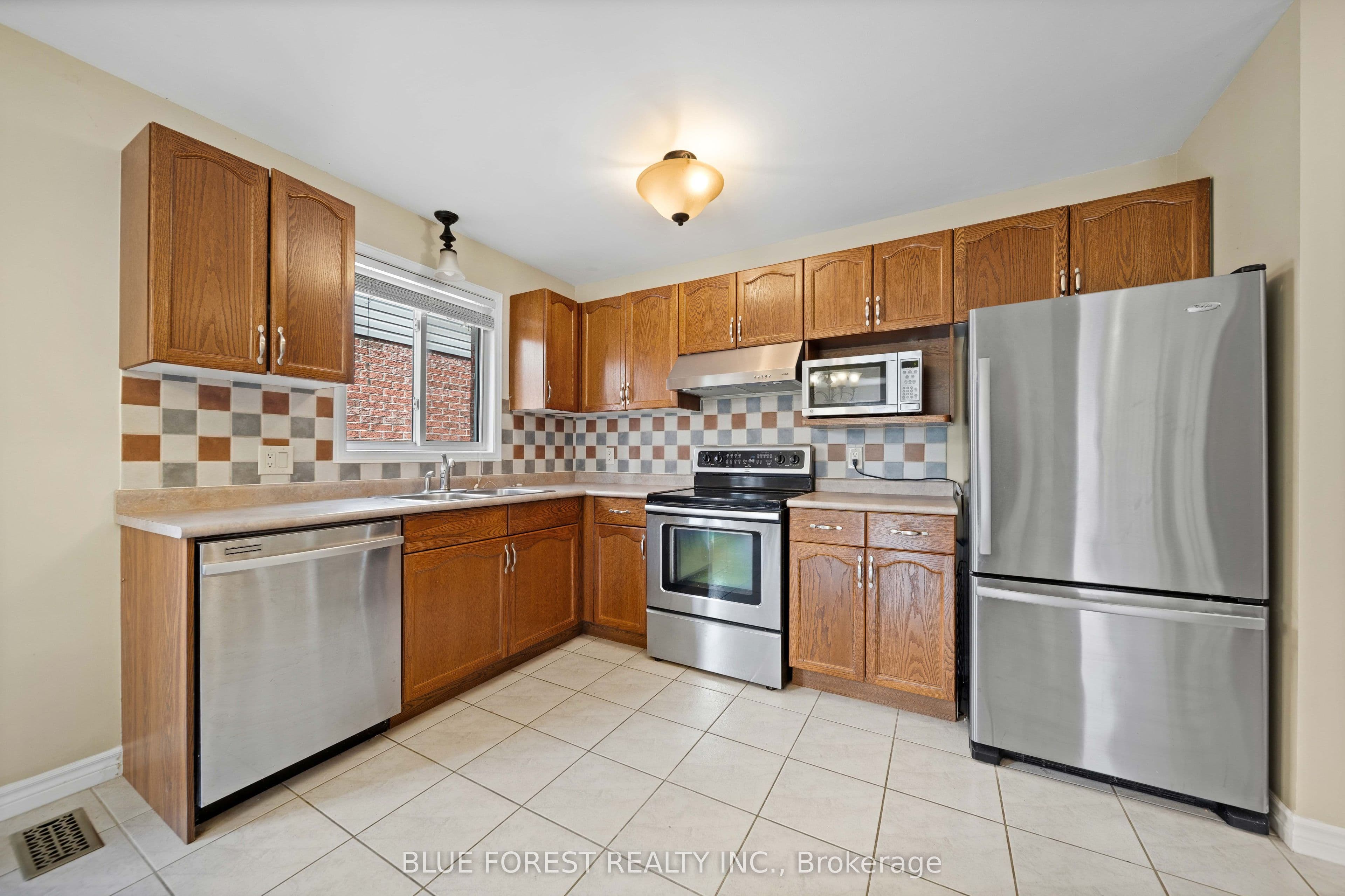 163 Emerald Road, London South, ON N6M 1J3