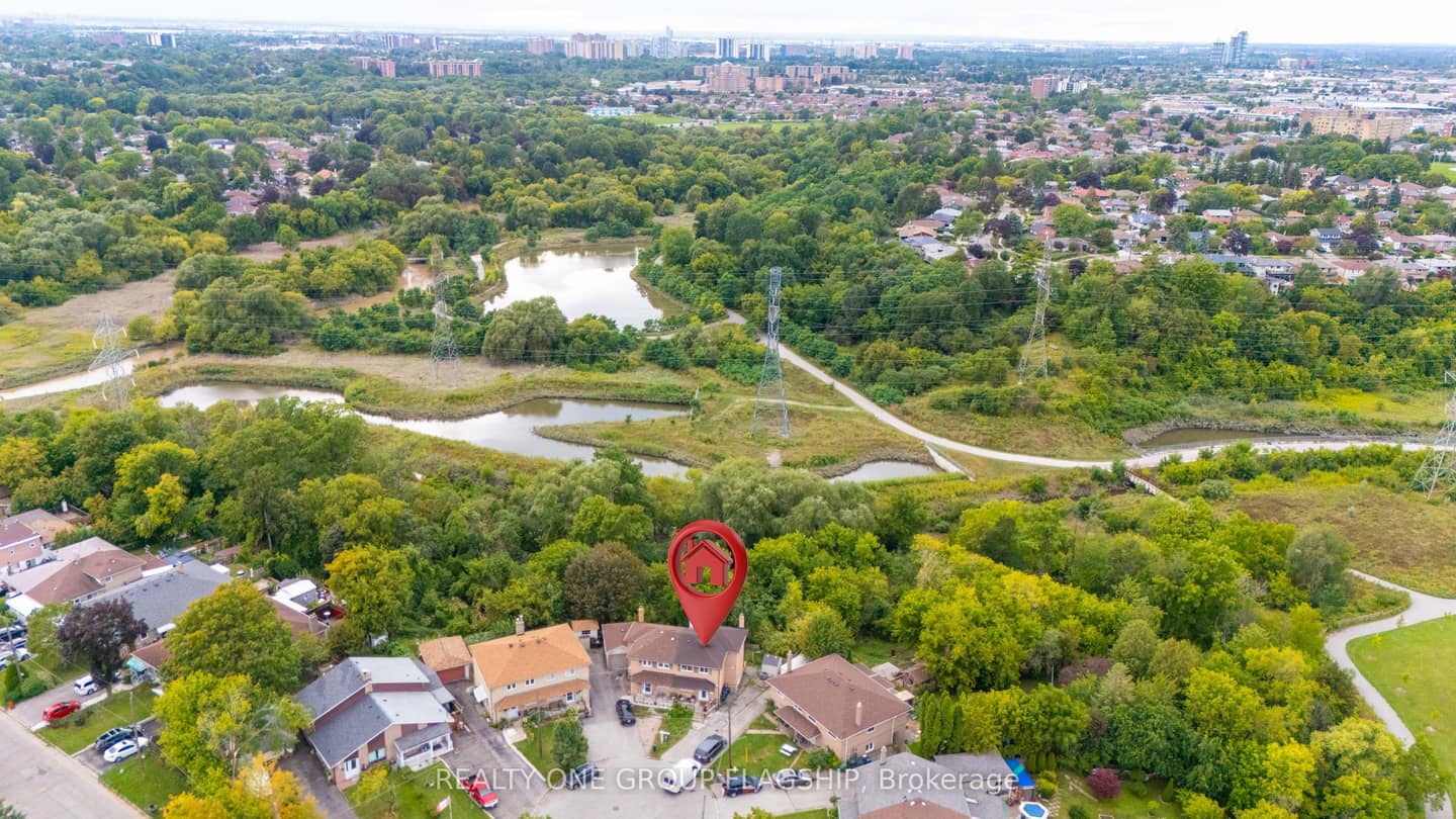 12 Azalea Court, Toronto, ON M9M 1V1