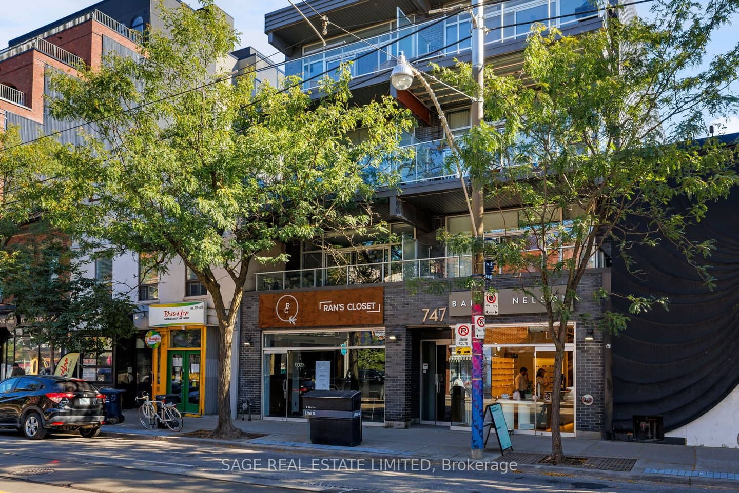 747 Queen Street E 401, Toronto, ON M4M 1H3