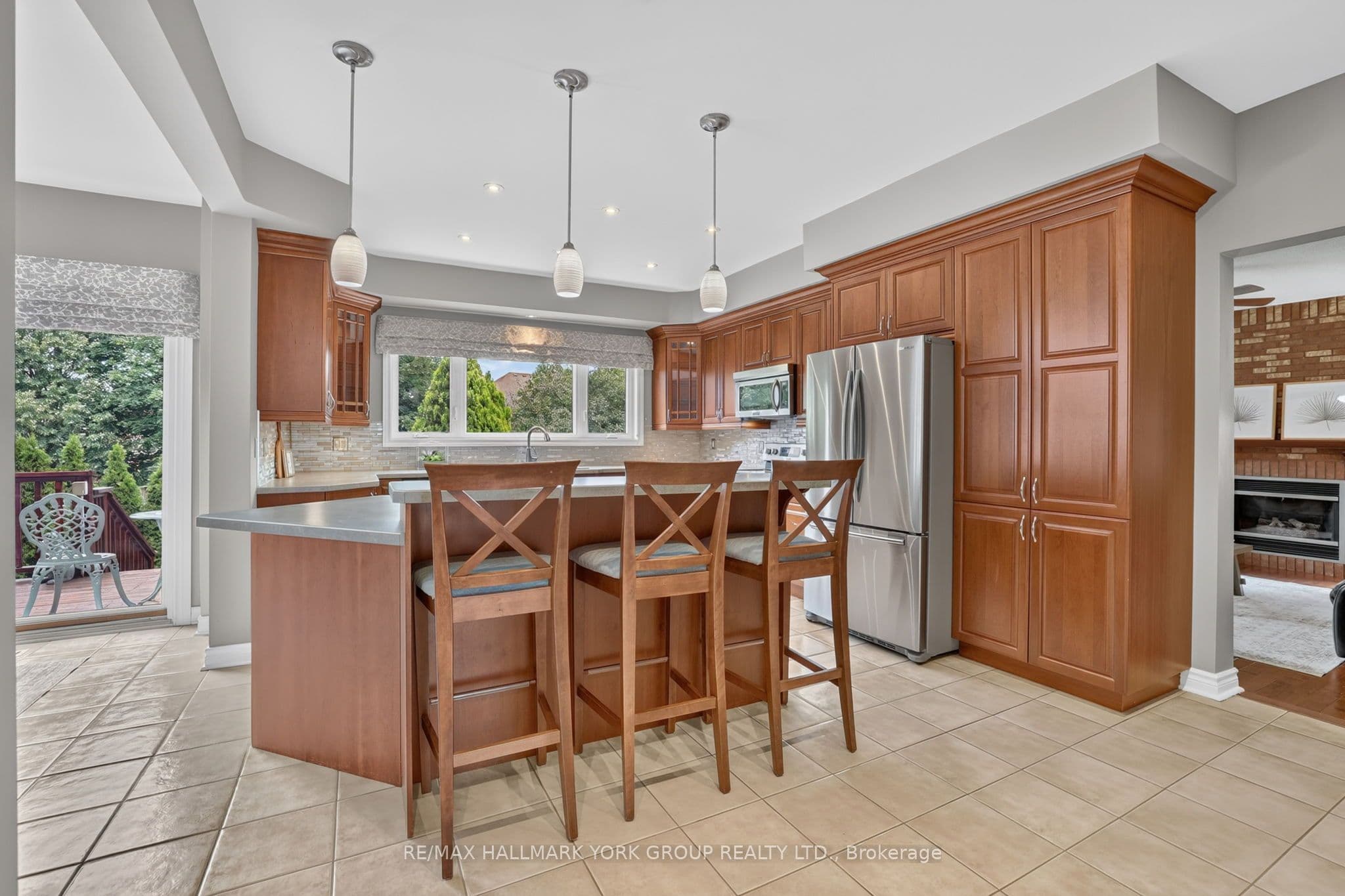 669 Kingsmere Avenue, Newmarket, ON L3X 1L5