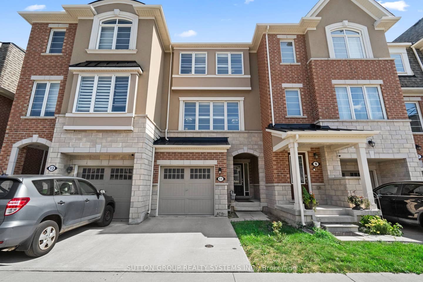 11 Fusilier Drive, Toronto, ON M1L 0J4