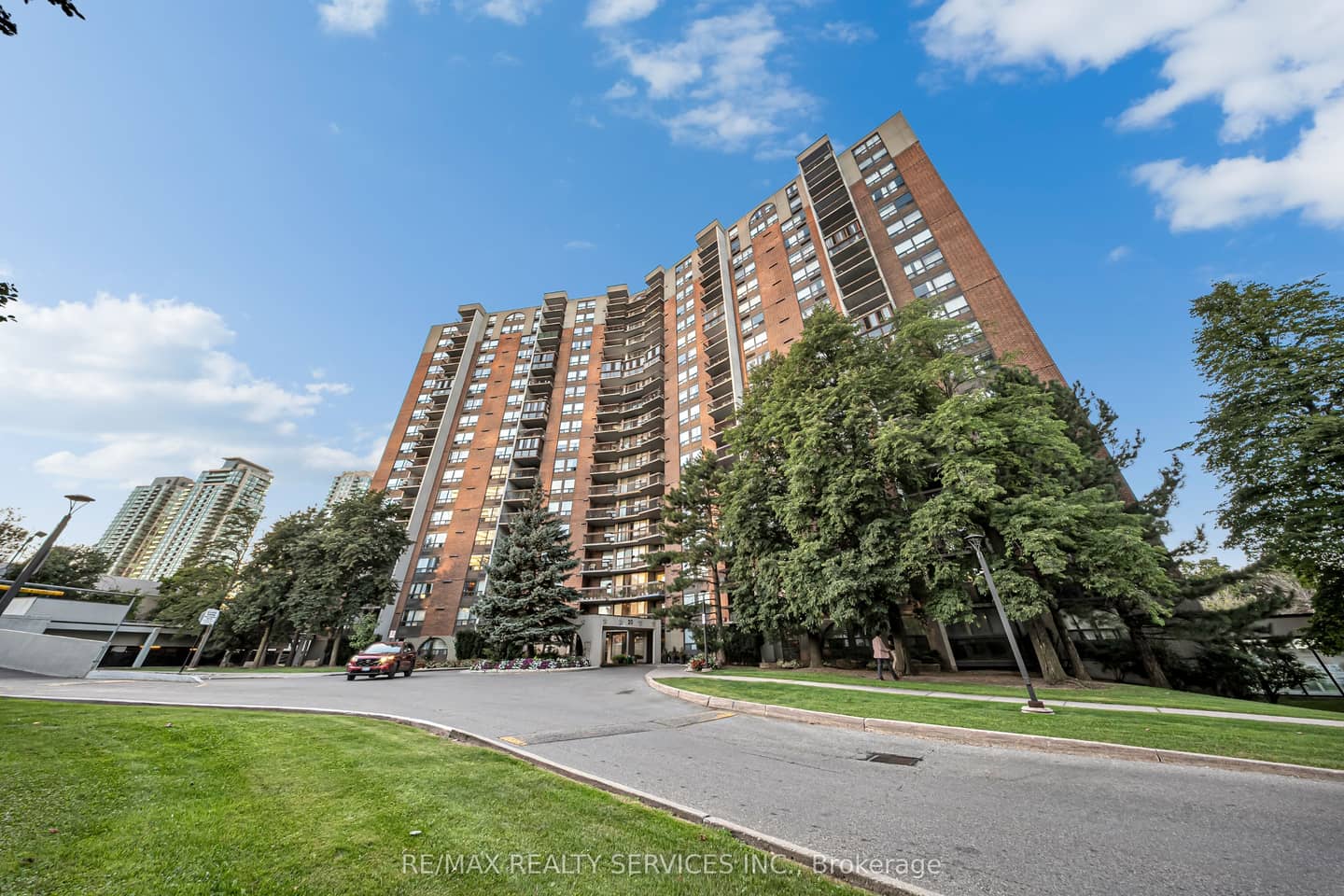 20 Mississauga Valley Boulevard 701, Mississauga, ON L5A 3S2