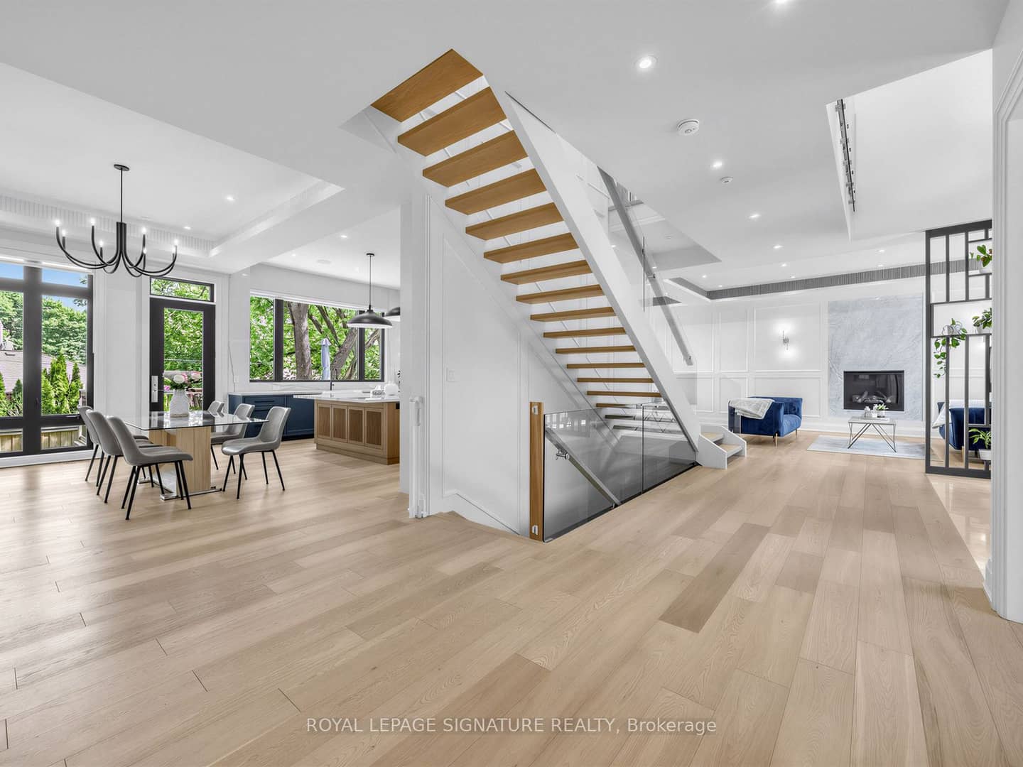 73 Starlight Crescent, Richmond Hill, ON L4C 4X3