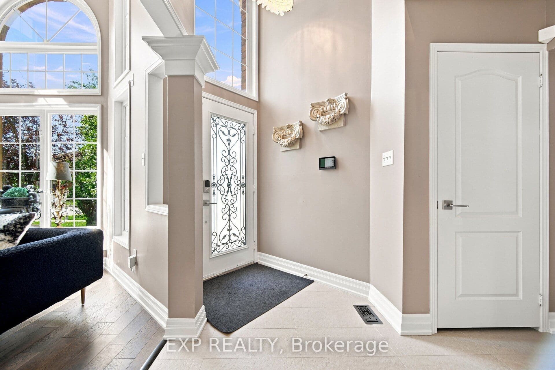 5911 Greensboro Drive, Mississauga, ON L5M 5S4