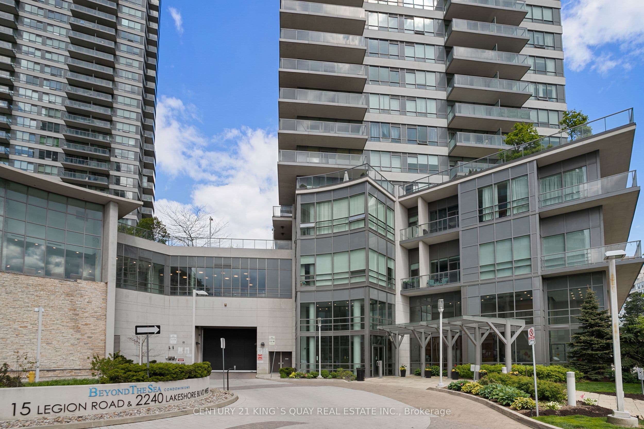 2240 Lake Shore Boulevard W 2904, Toronto, ON M8V 0A9