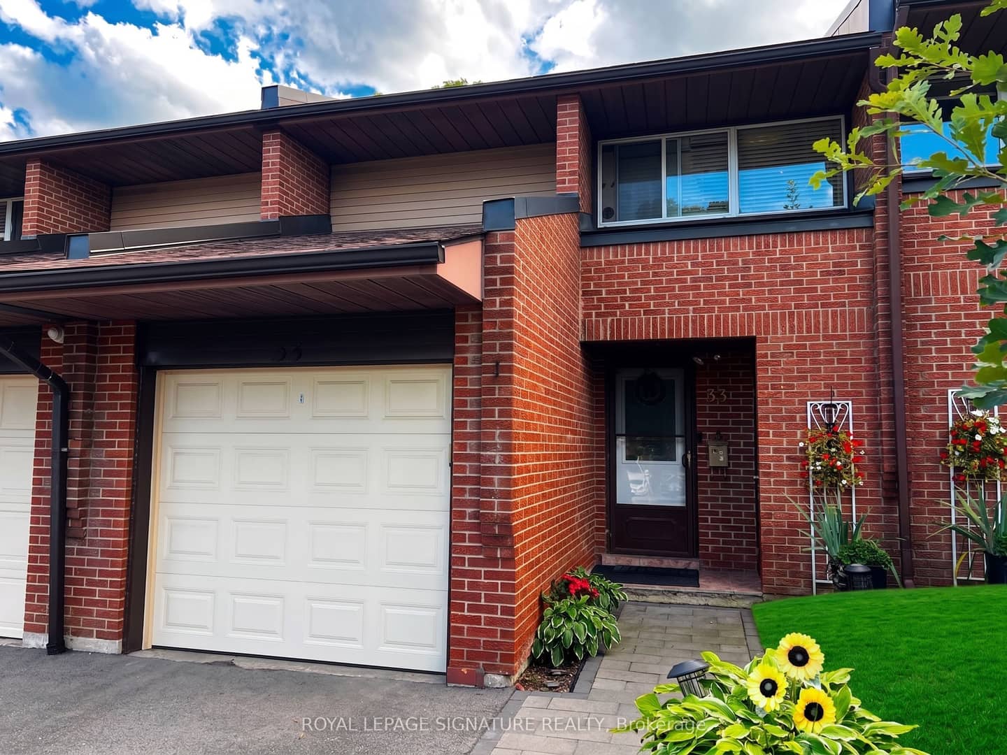 2301 Derry Road W 33, Mississauga, ON L5N 2R4