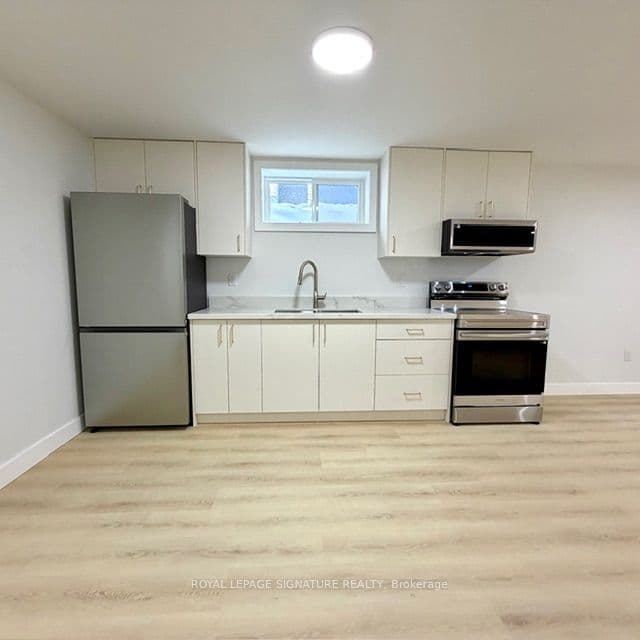 293 Glebemount Avenue Lower, Toronto, ON M4C 3V4