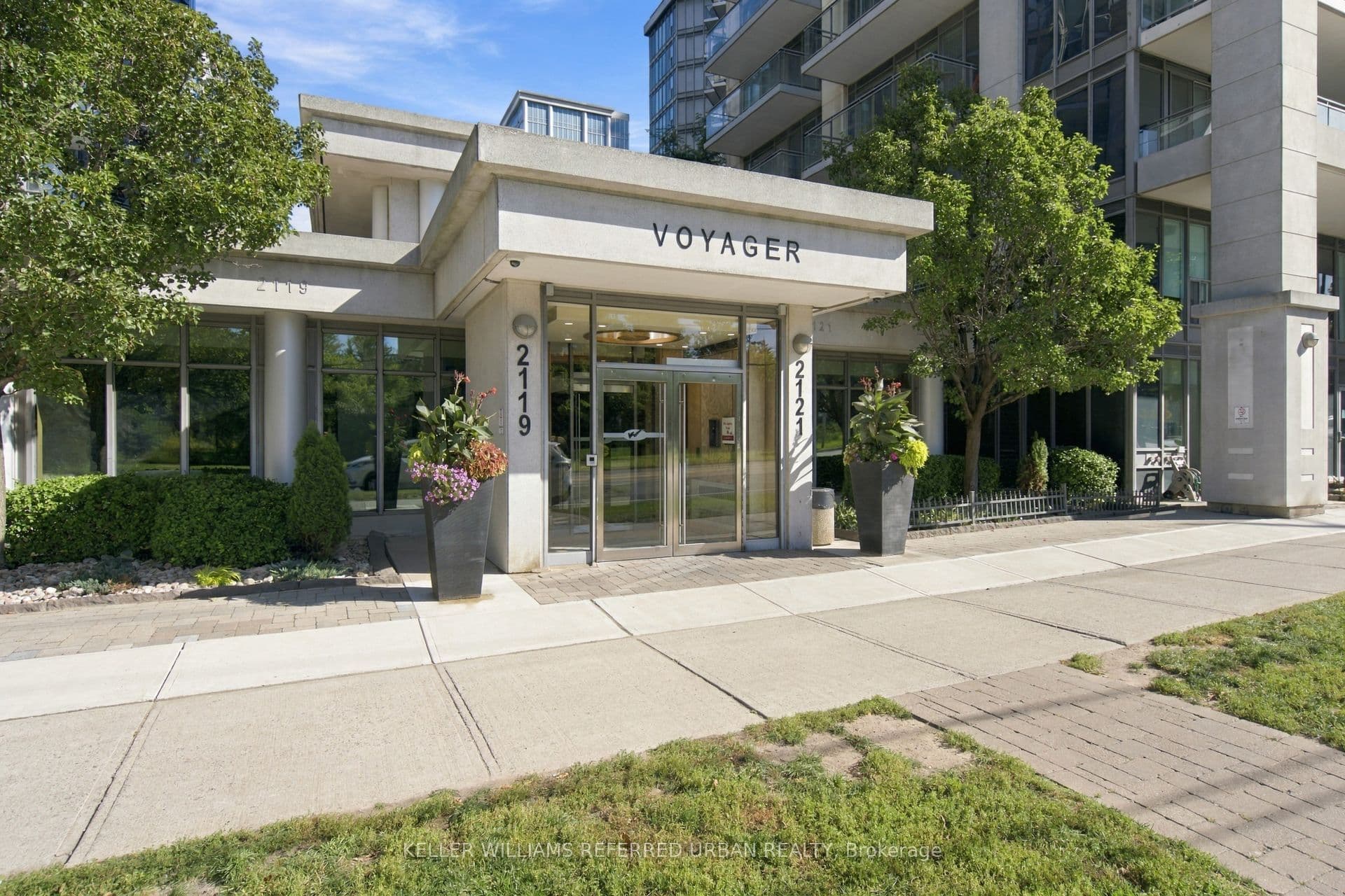 2219 Lake Shore Boulevard W 912, Toronto, ON M8V 4E8