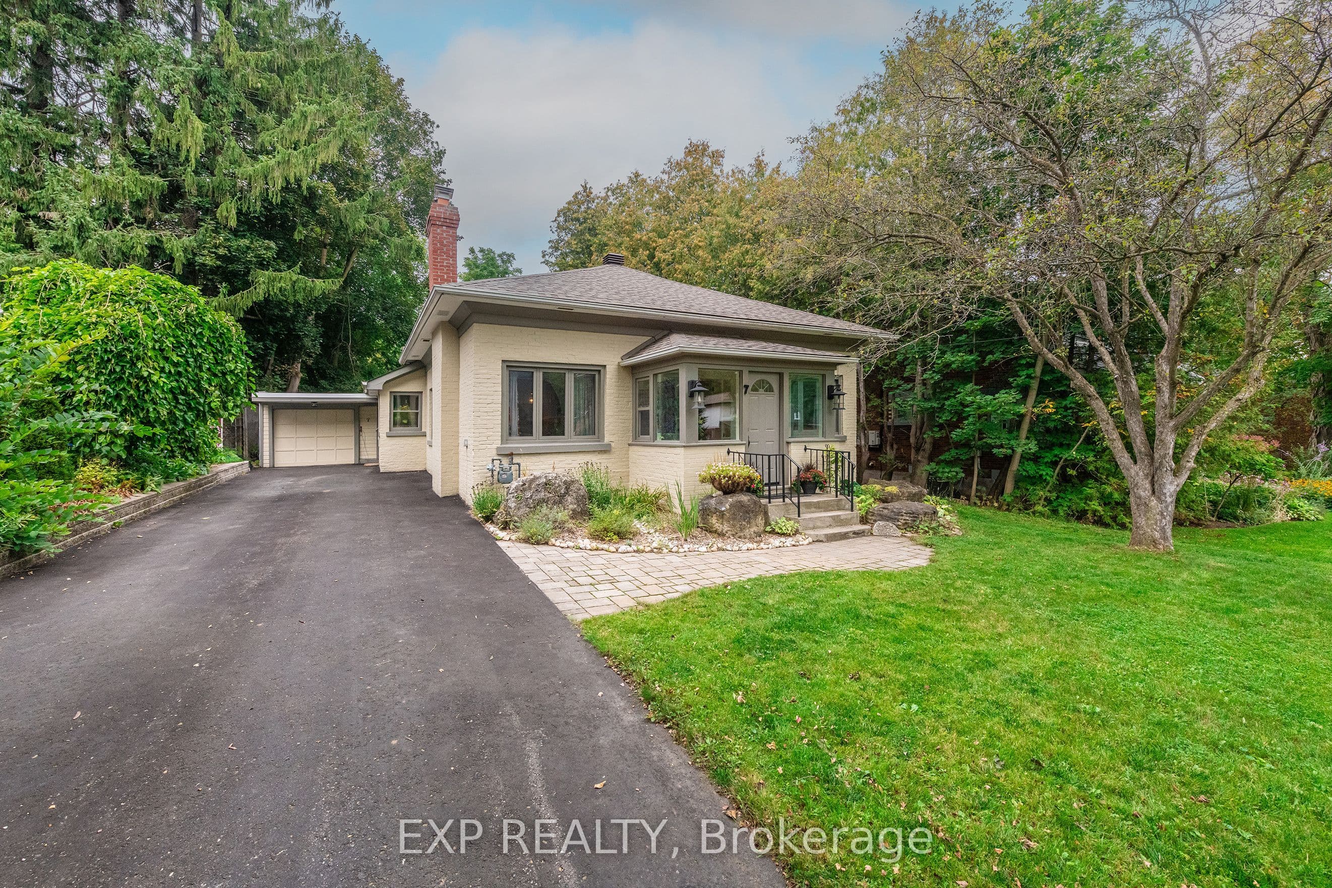 7 Third Avenue, Orangeville, ON L9W 1G8