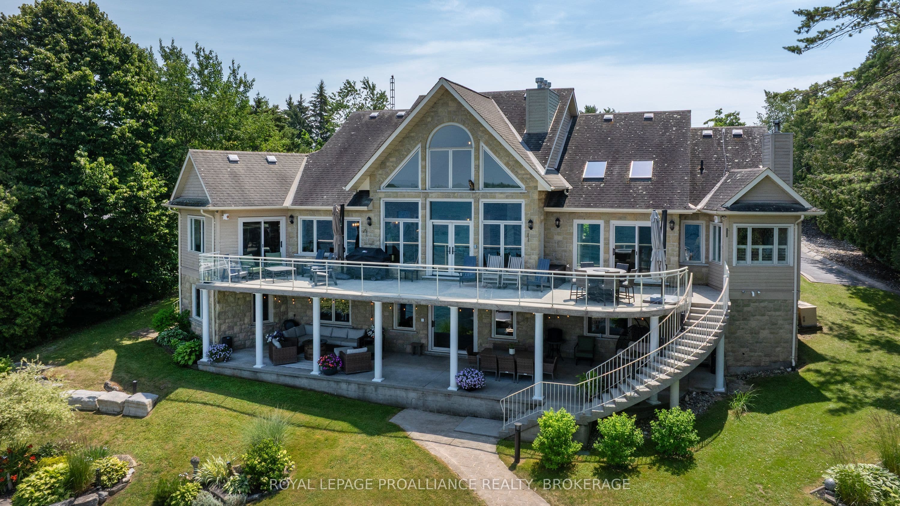 31 Leavis Shores, Frontenac Islands, ON K7G 2V6